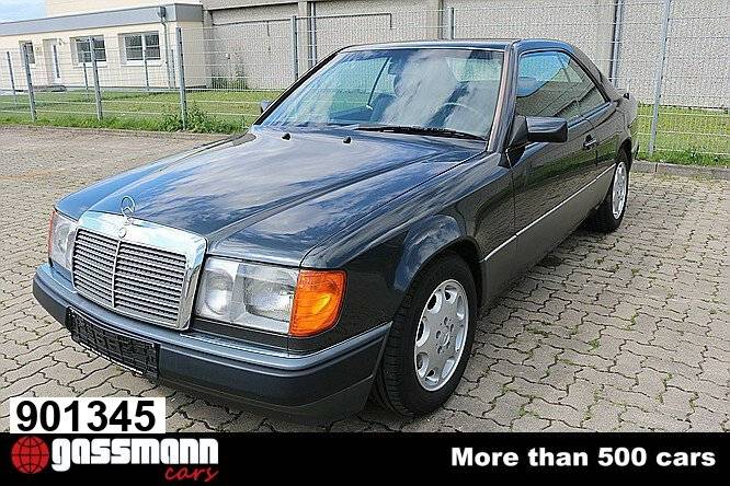 Image 1/15 de Mercedes-Benz 230 CE (1992)