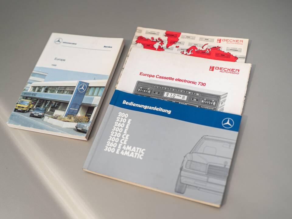 Afbeelding 54/63 van Mercedes-Benz 230 CE (1988)