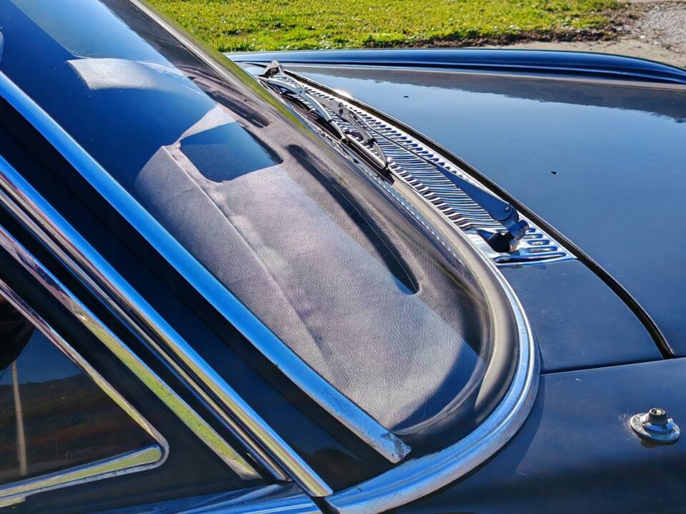 Bild 30/42 von Mercedes-Benz 250 C (1970)