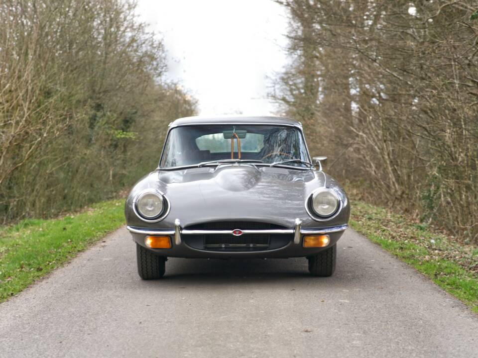Image 2/25 de Jaguar E-Type (1969)