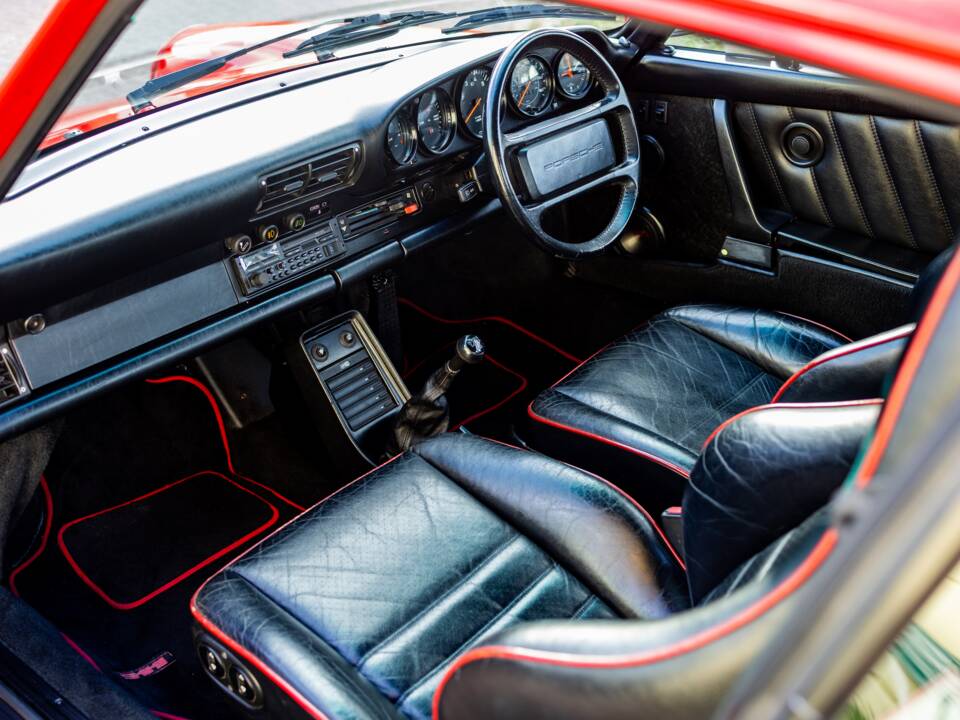 Bild 46/50 von Porsche 911 Carrera 3.2 (1989)