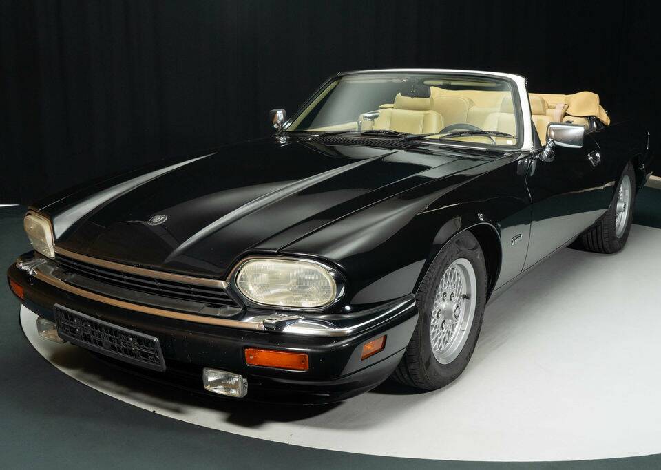 Image 4/8 of Jaguar XJS 4.0 (1994)