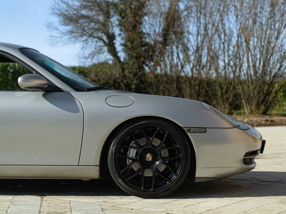 Image 12/50 of Porsche 911 Carrera 4 (1999)