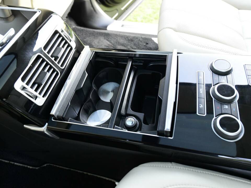 Bild 41/50 von Land Rover Range Rover Autobiography SDV8 (2017)