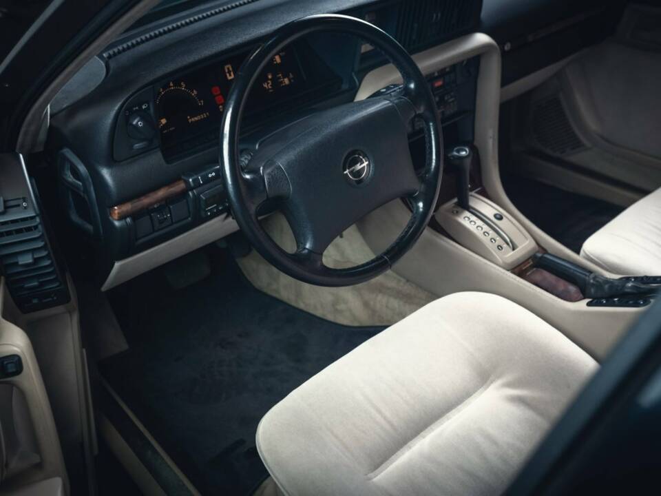 Bild 7/15 von Opel Senator 3,0i 24V (1992)