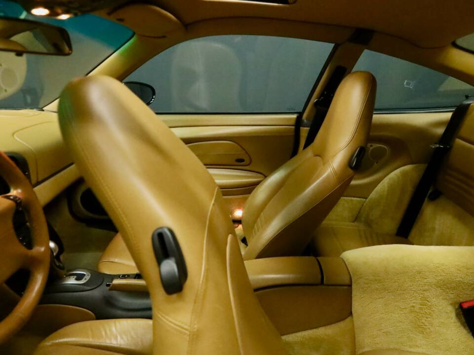 Image 25/50 de Porsche 911 Carrera (1999)