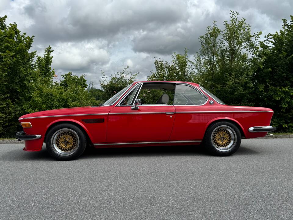 Image 3/73 of BMW 2,5 CS (1975)