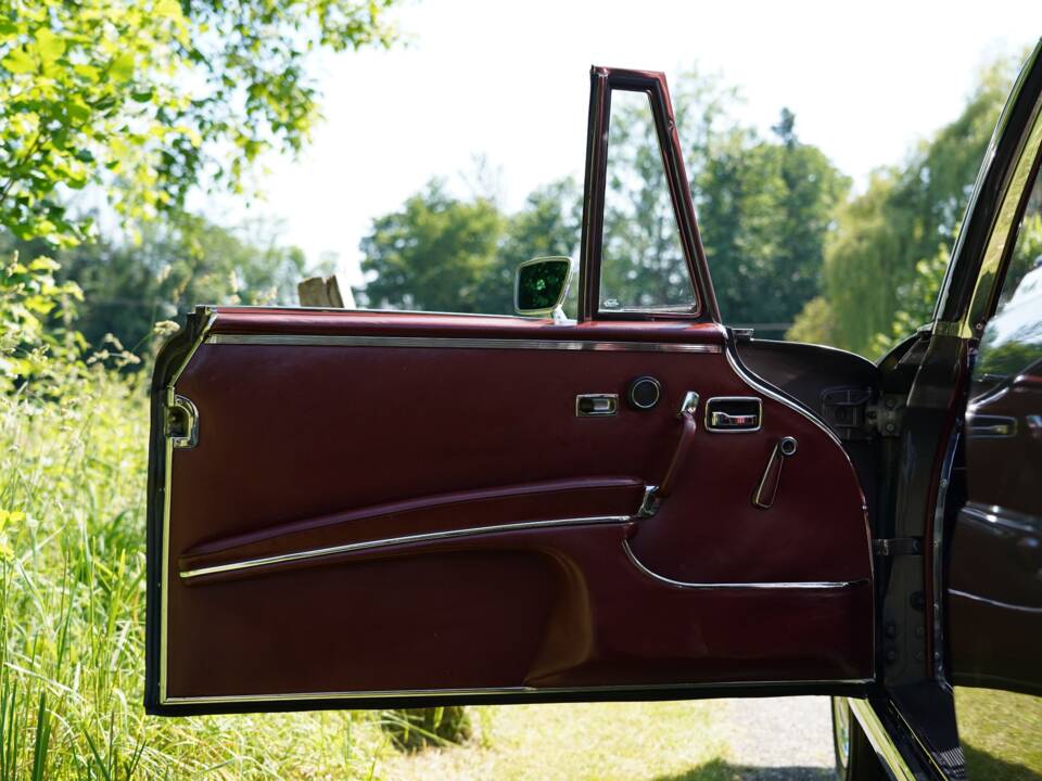 Bild 8/13 von Mercedes-Benz 280 SE (1971)