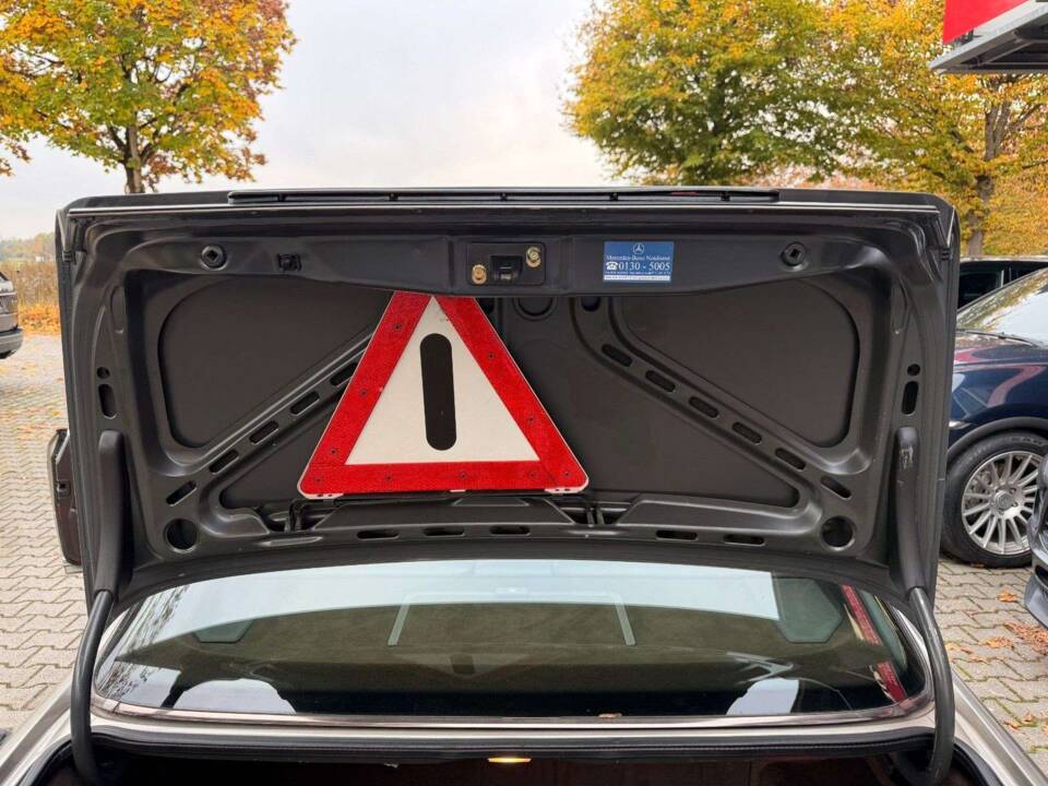Bild 20/21 von Mercedes-Benz 300 CE (1988)