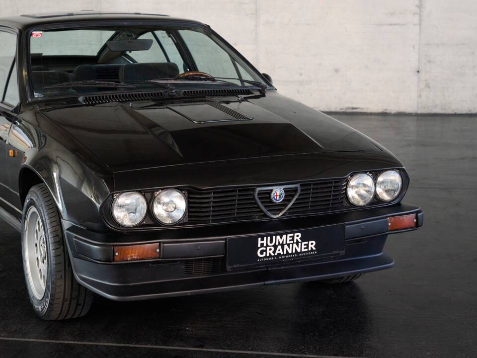 Bild 20/48 von Alfa Romeo GTV 6 2.5 (1981)