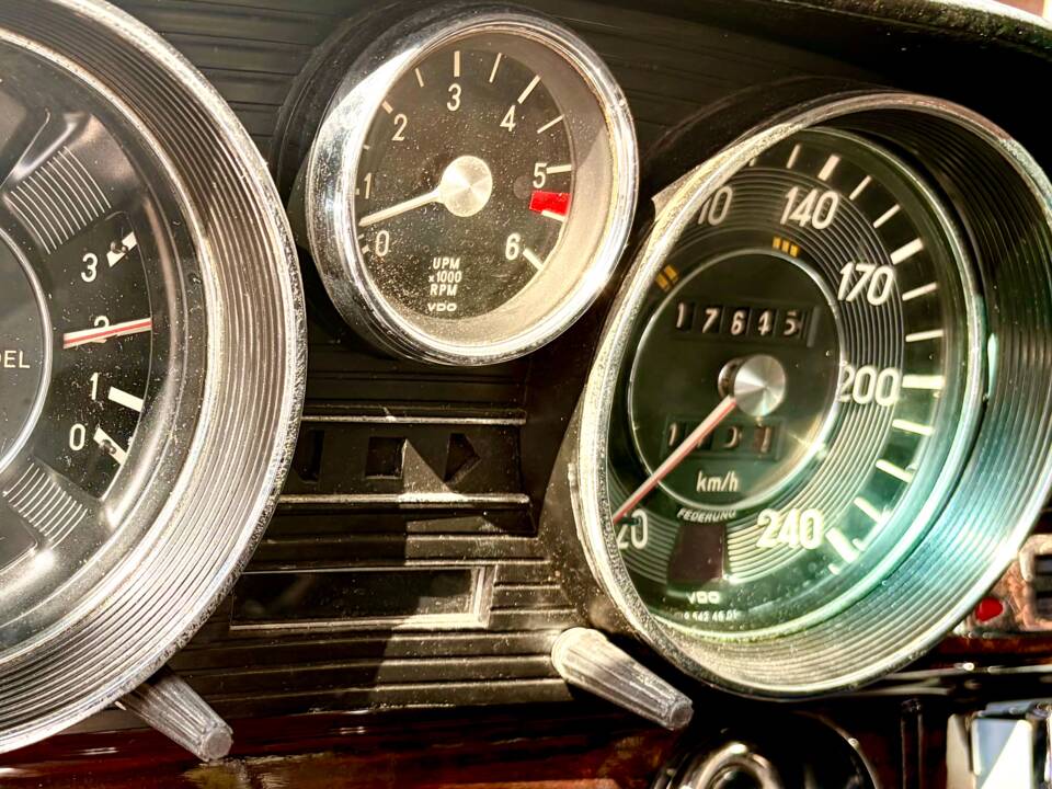 Bild 11/17 von Mercedes-Benz 300 SEL 6.3 (1971)