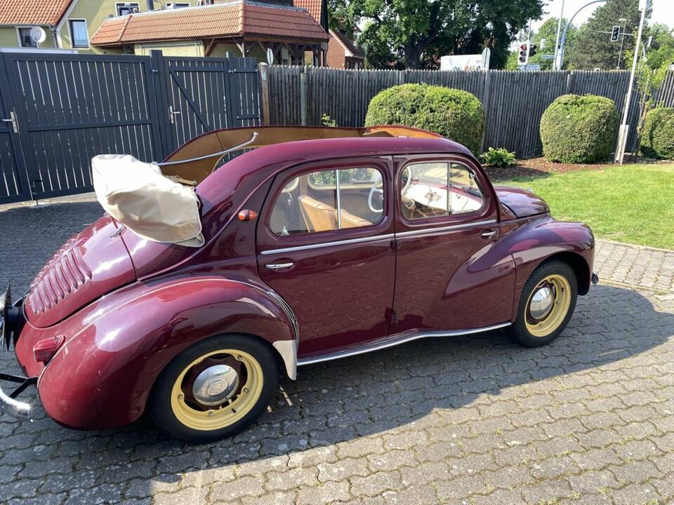 Immagine 4/8 di Renault 4 CV Décapotable (1951)