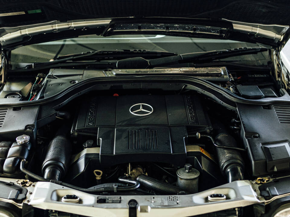 Image 28/57 de Mercedes-Benz 500 SE (1992)