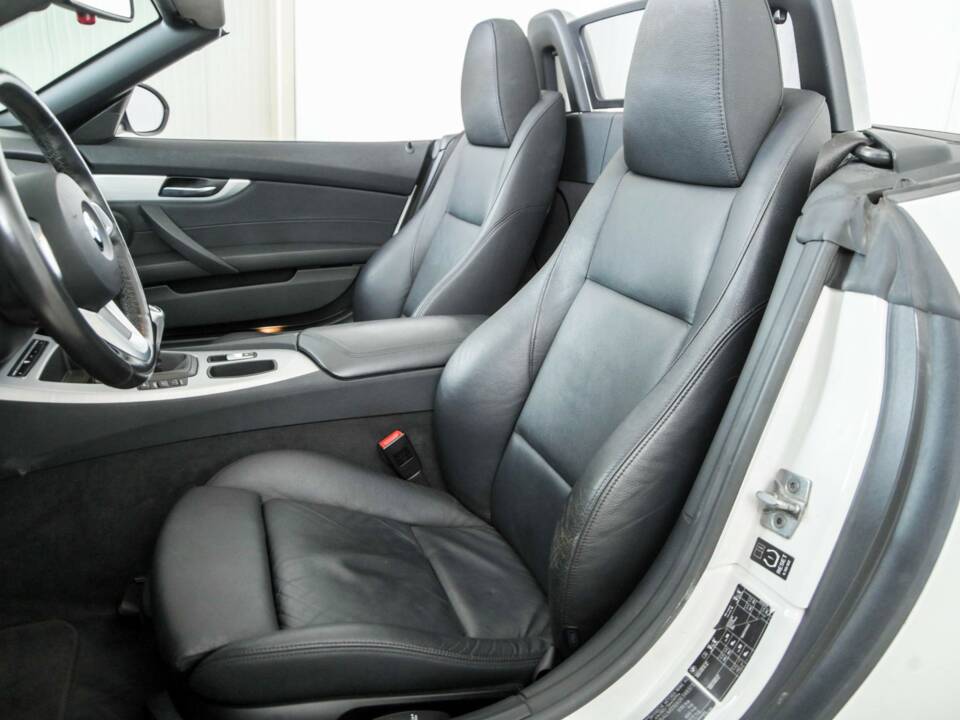 Image 36/50 of BMW Z4 sDrive23i (2010)