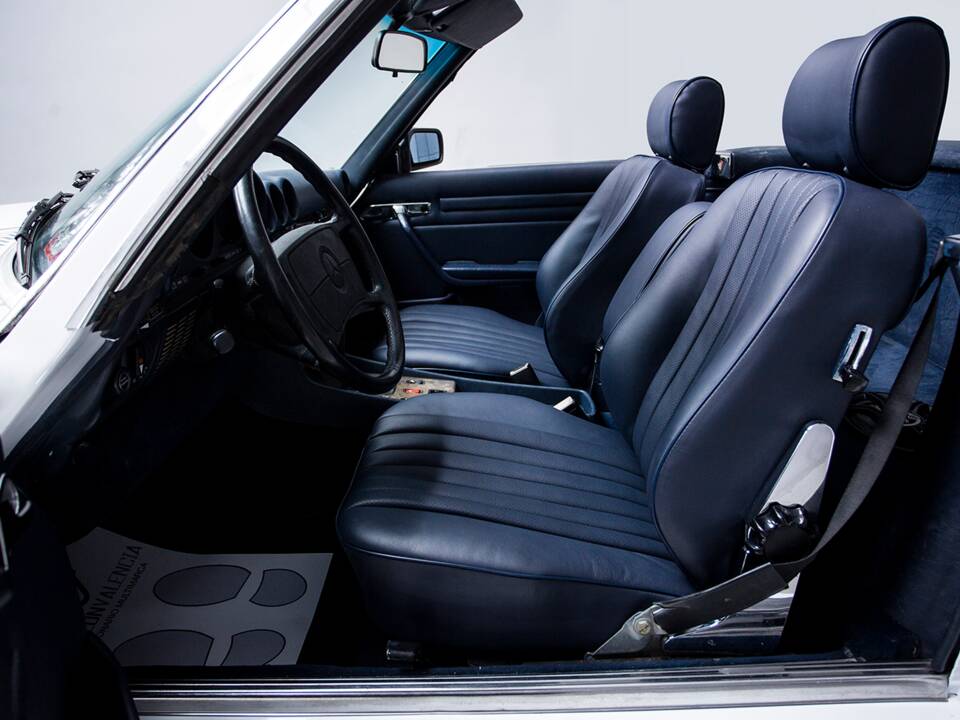 Bild 19/38 von Mercedes-Benz 560 SL (1986)
