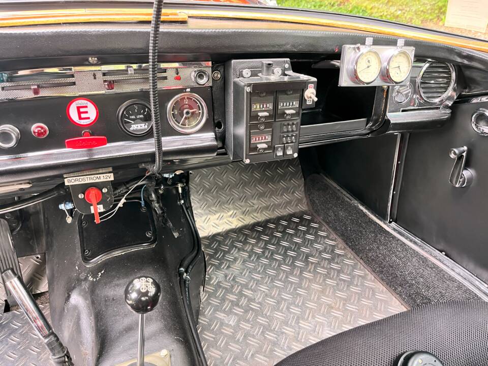 Afbeelding 21/29 van Mercedes-Benz 230 SL (1965)