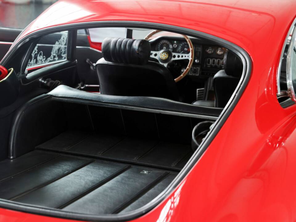 Bild 24/44 von Jaguar E-Type (2+2) (1969)