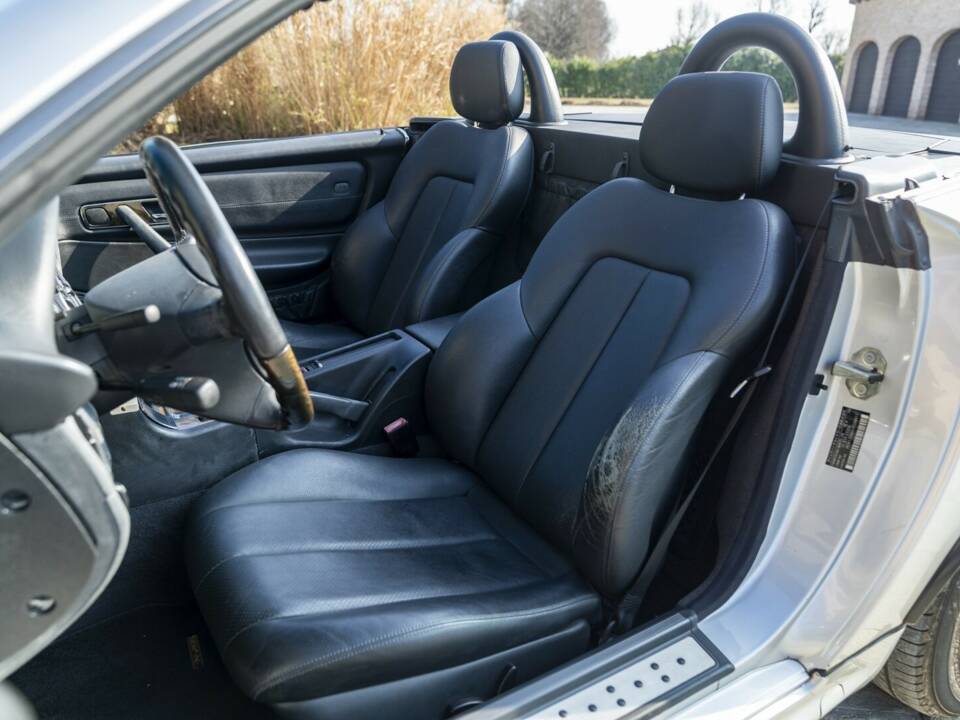 Image 24/50 de Mercedes-Benz SLK 320 (2001)