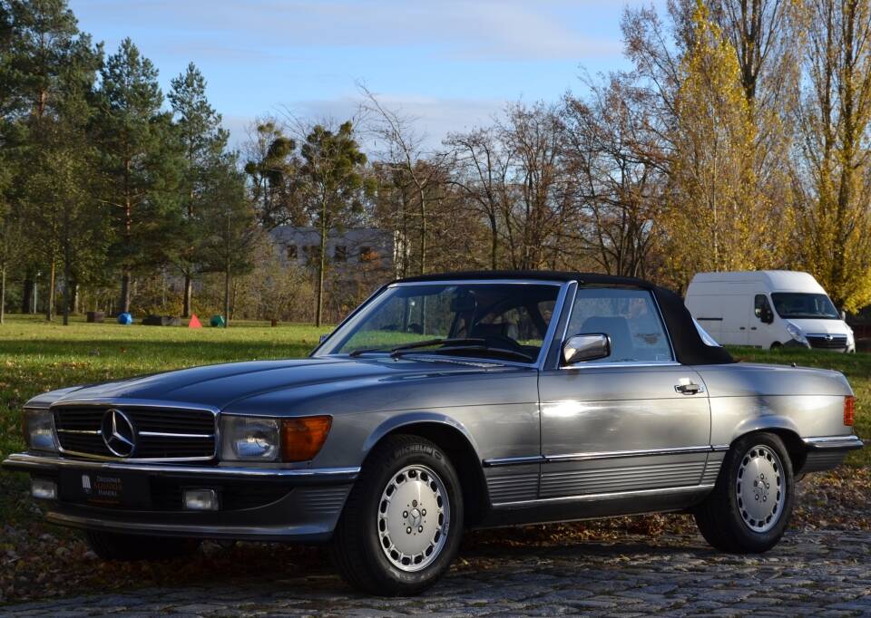 Image 13/36 of Mercedes-Benz 300 SL (1987)