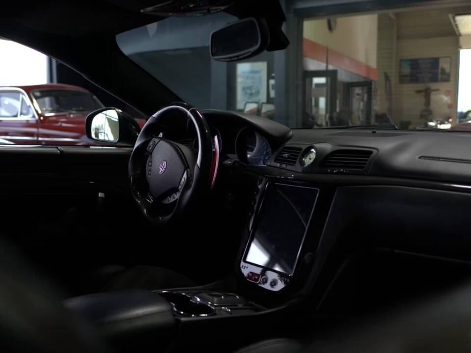 Image 11/34 of Maserati GranTurismo Sport (2014)