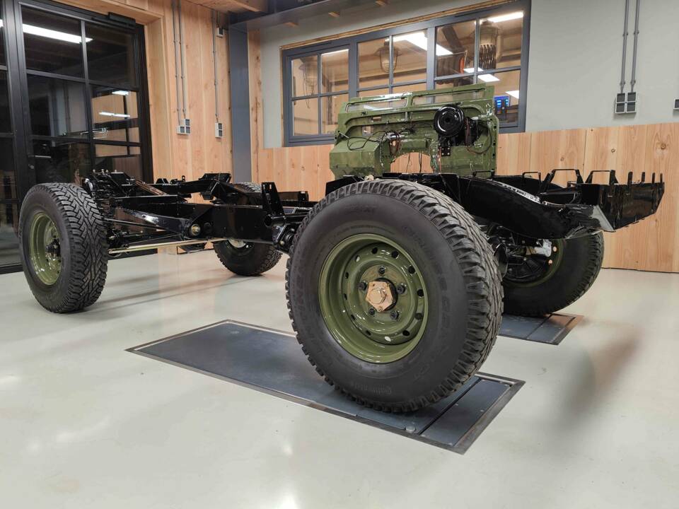 Bild 17/33 von Land Rover Defender 90 (1993)