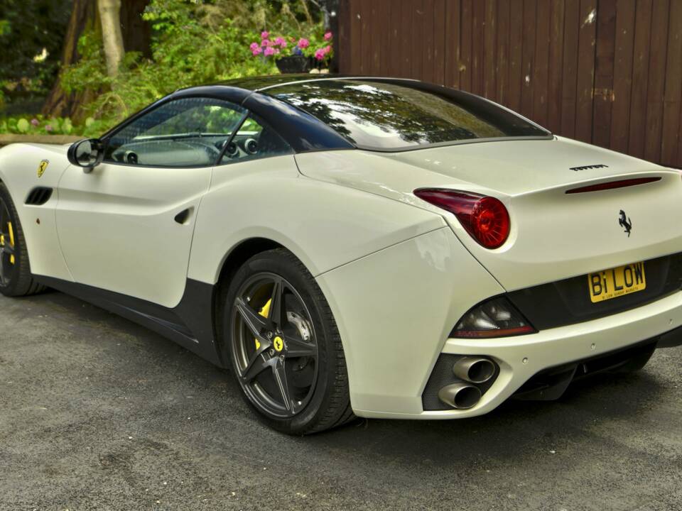 Bild 17/50 von Ferrari California (2010)