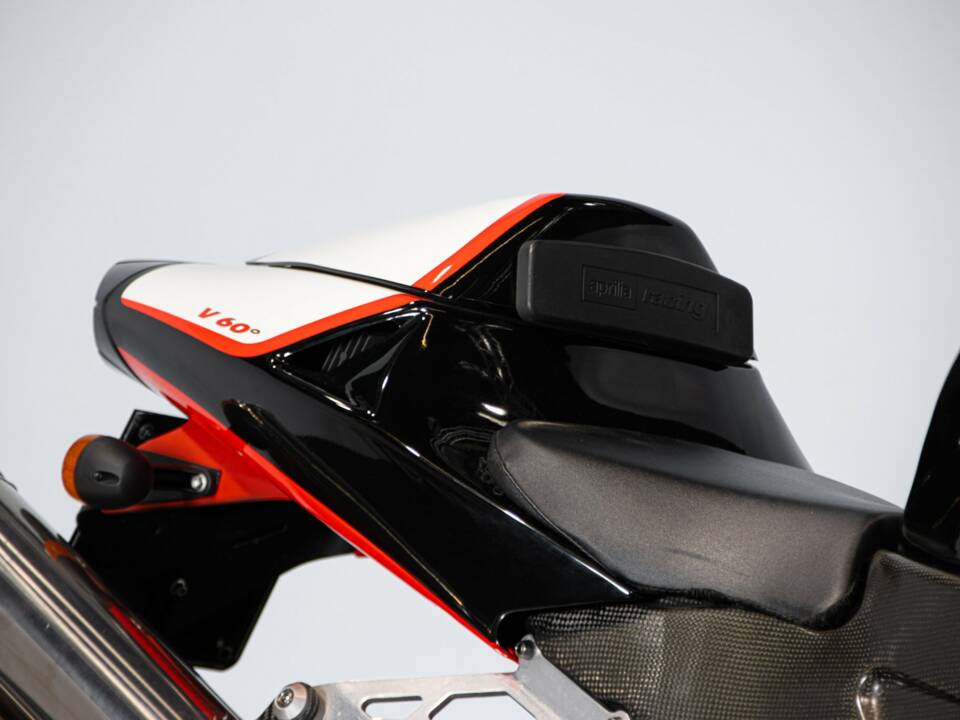Bild 35/50 von Aprilia RSV 1000 V60 (1999)
