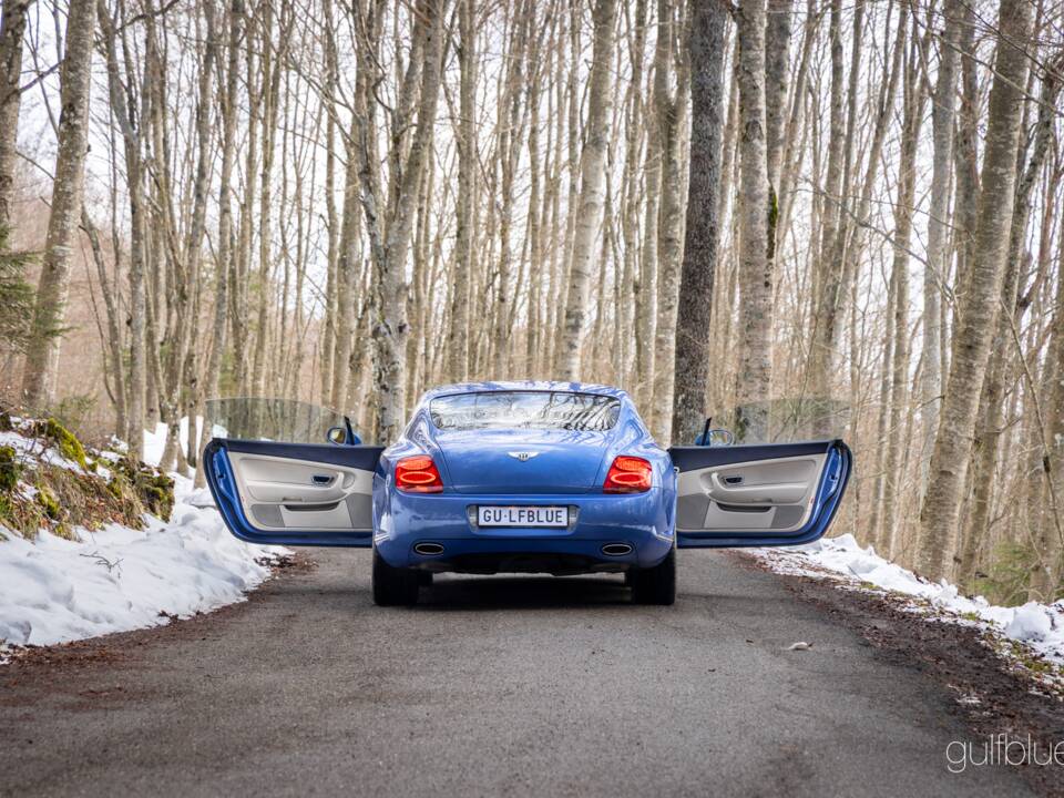 Image 15/75 of Bentley Continental GT (2004)