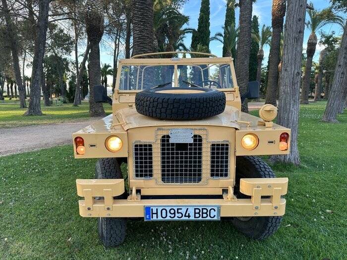 Immagine 3/7 di Land Rover 88 (1975)