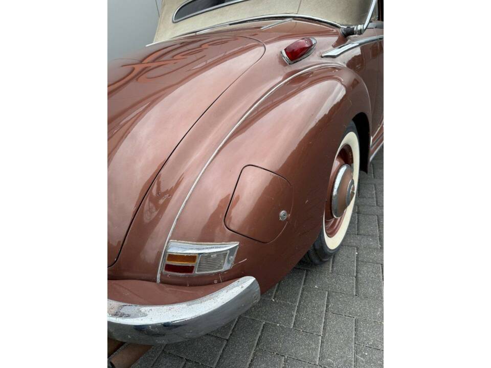 Image 13/32 of Mercedes-Benz 220 Cabriolet A (1952)