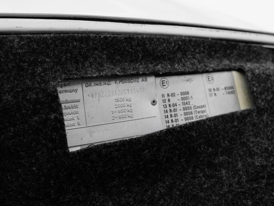 Image 36/46 de Porsche 911 Carrera 3.2 (1984)