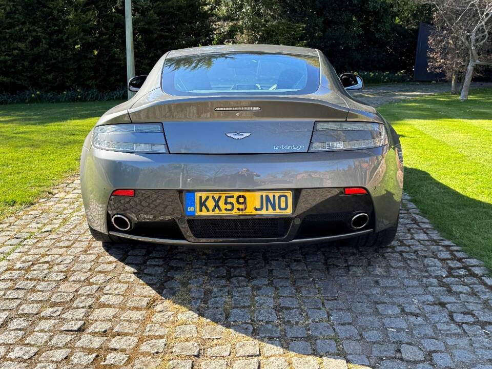 Afbeelding 10/49 van Aston Martin V12 Vantage (2009)