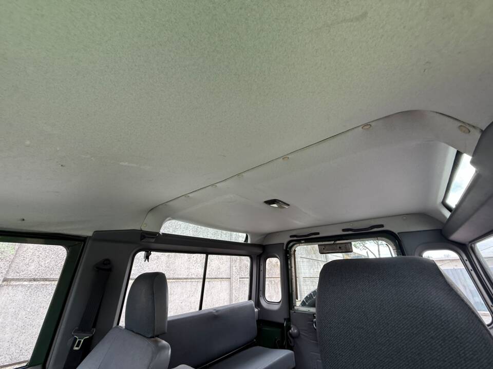 Image 24/35 de Land Rover Defender 90 (1998)