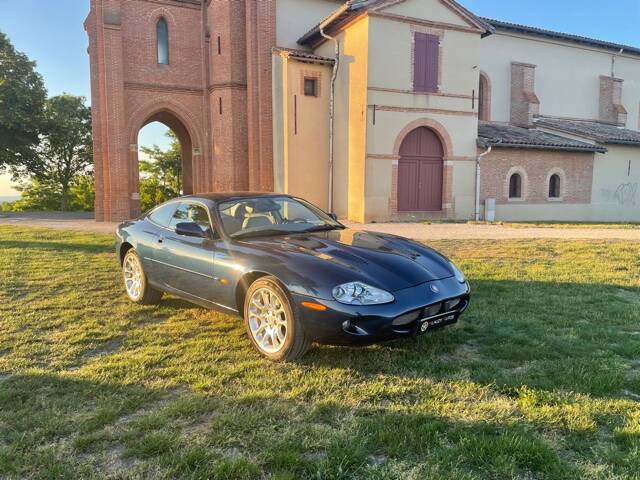 Bild 20/27 von Jaguar XKR (2001)