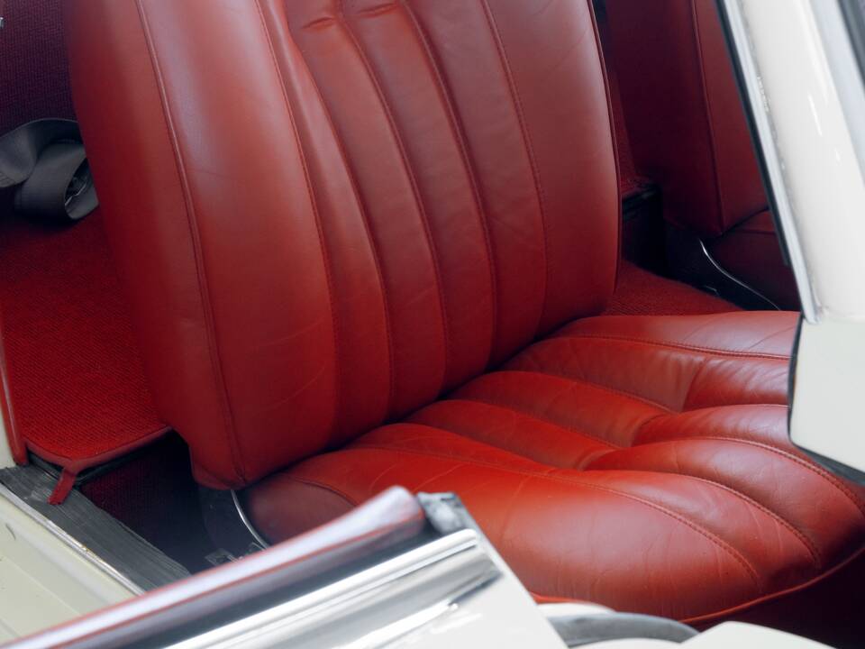 Image 47/50 de Mercedes-Benz 190 SL (1960)