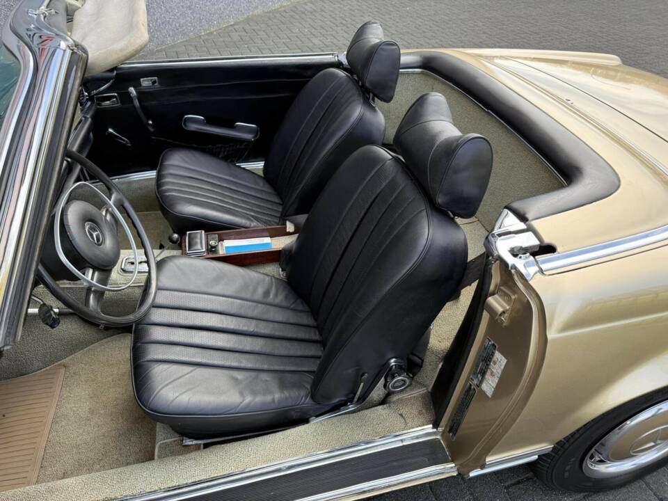 Bild 18/49 von Mercedes-Benz 280 SL (1971)