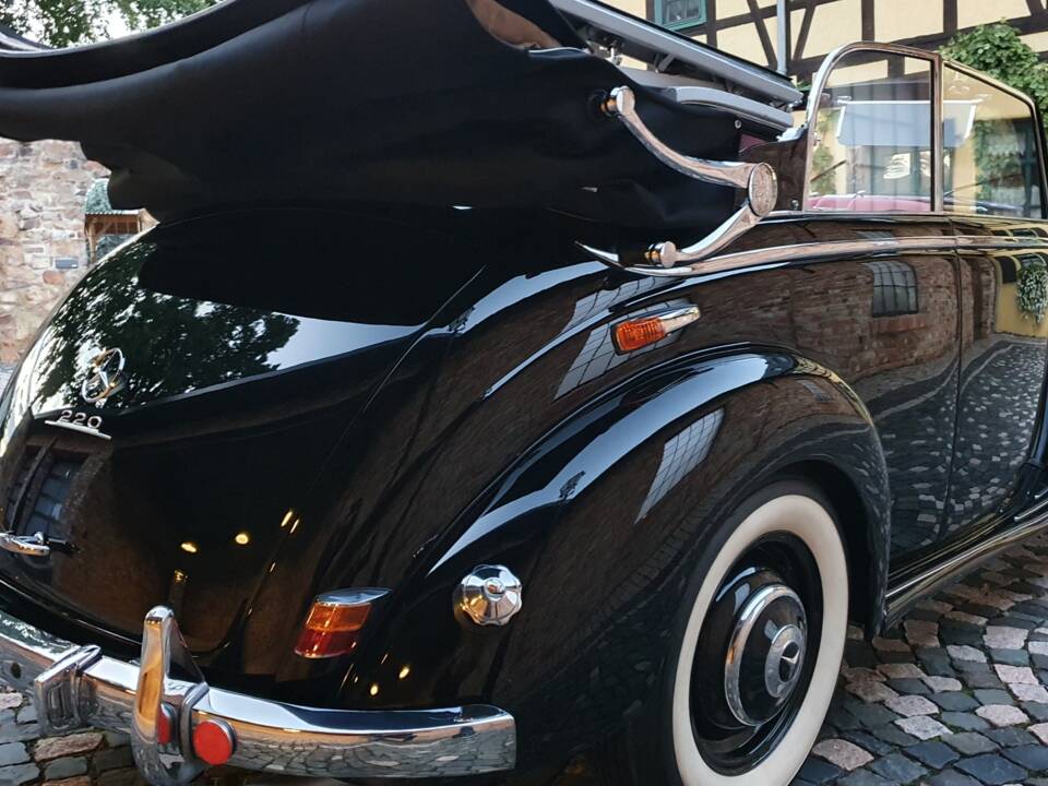 Image 17/22 de Mercedes-Benz 220 Cabriolet B (1953)