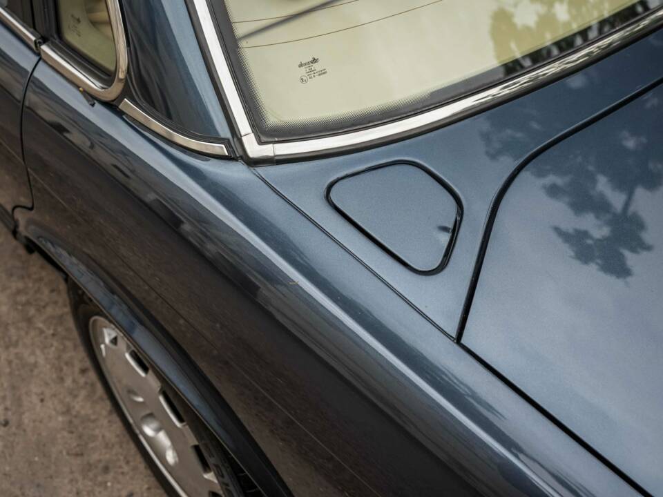 Immagine 13/55 di Jaguar XJ 40 (XJ-R) (1990)