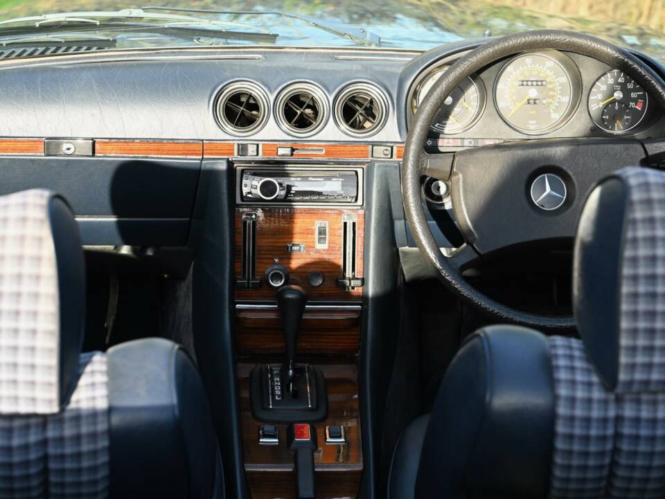 Immagine 21/50 di Mercedes-Benz 380 SL (1980)