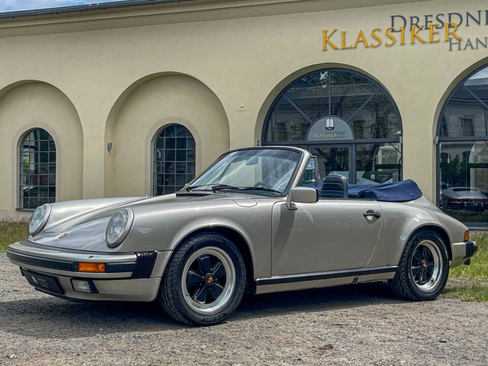 Imagen 2/31 de Porsche 911 Carrera 3.2 (1984)