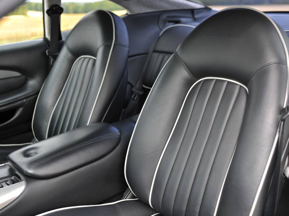 Immagine 27/33 di Aston Martin DB 7 (1999)