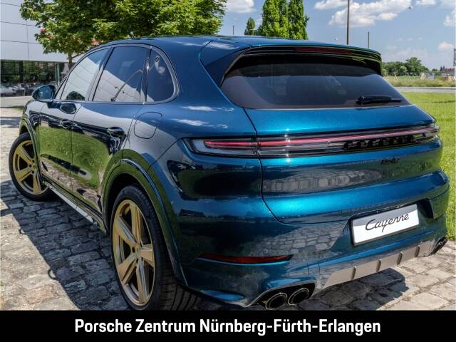 Immagine 3/50 di Porsche Cayenne Turbo E-Hybrid (1900)