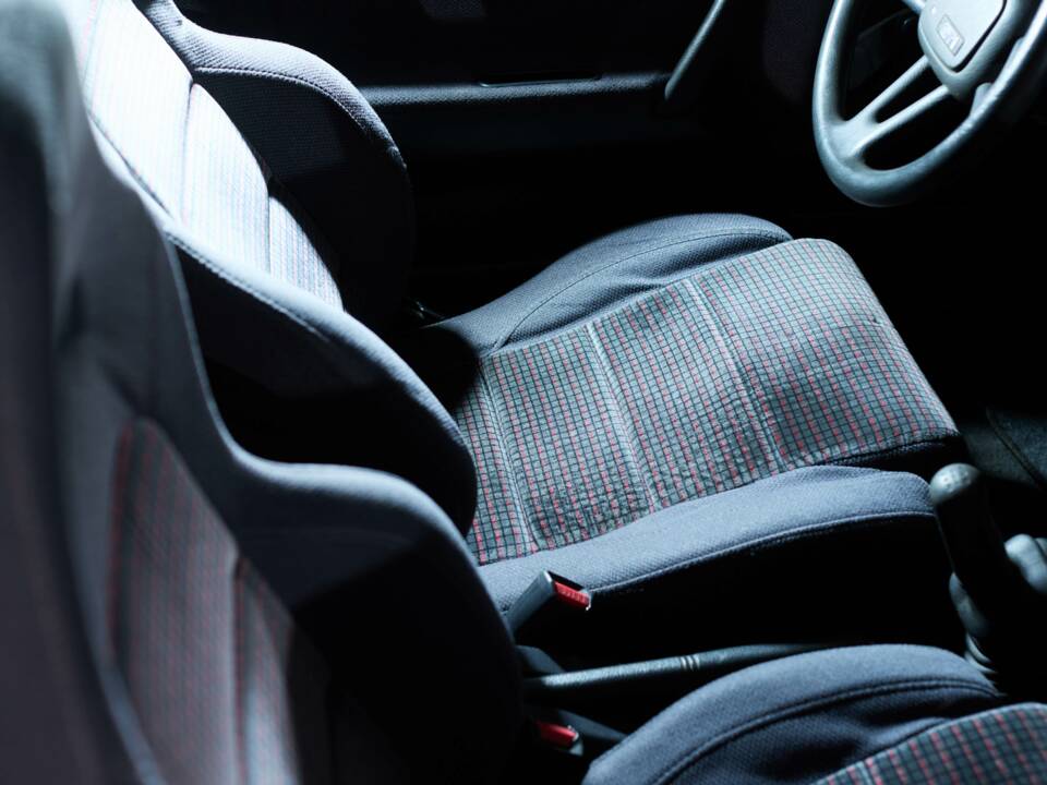 Image 34/36 of Suzuki Swift GTI 16V (1991)
