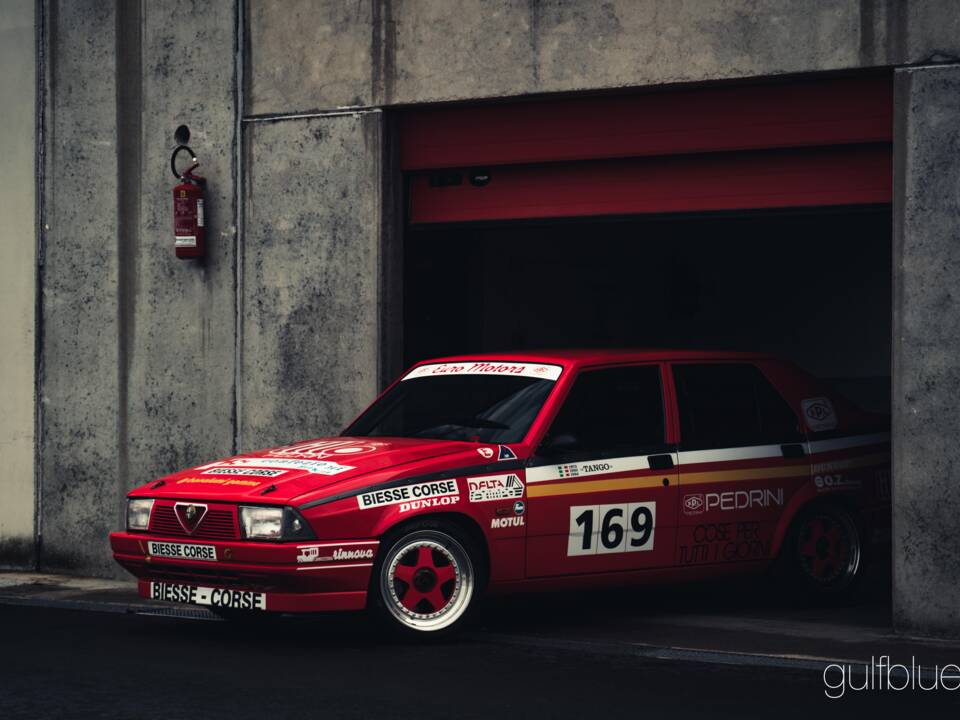 Afbeelding 9/52 van Alfa Romeo 75  2.5 V6 (1986)