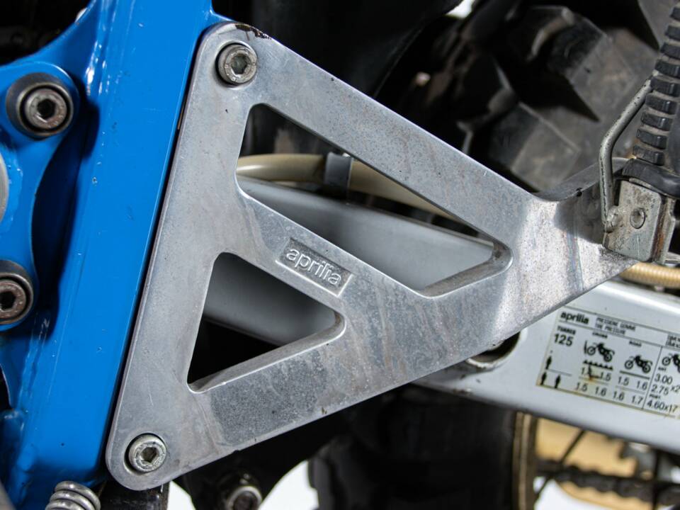 Image 49/50 of Aprilia DUMMY (1987)