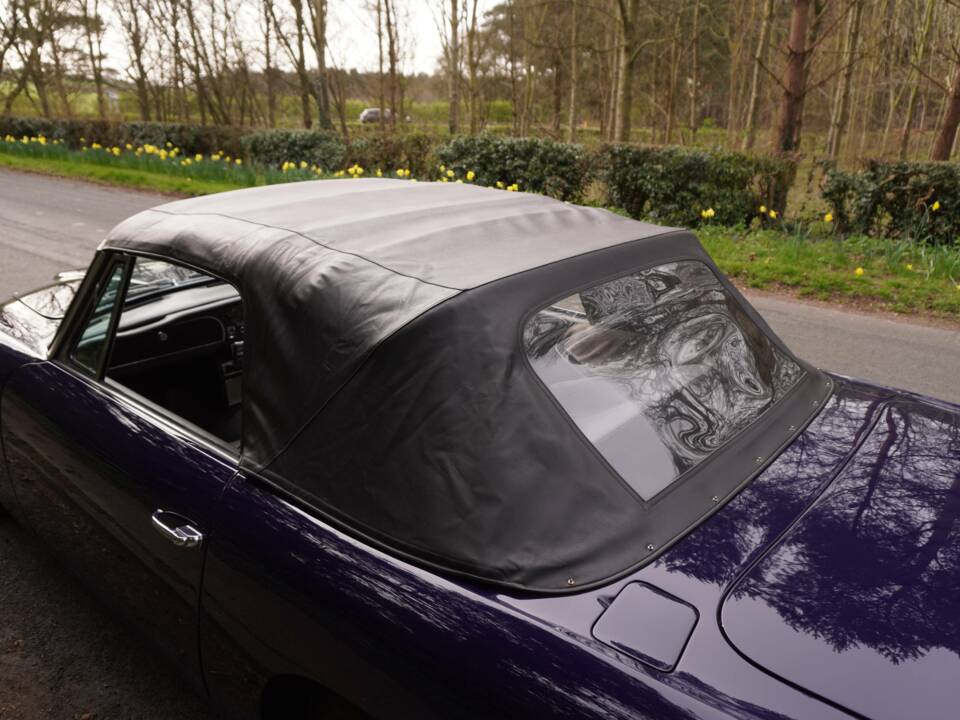 Bild 17/17 von Aston Martin DB 6 Volante (1967)