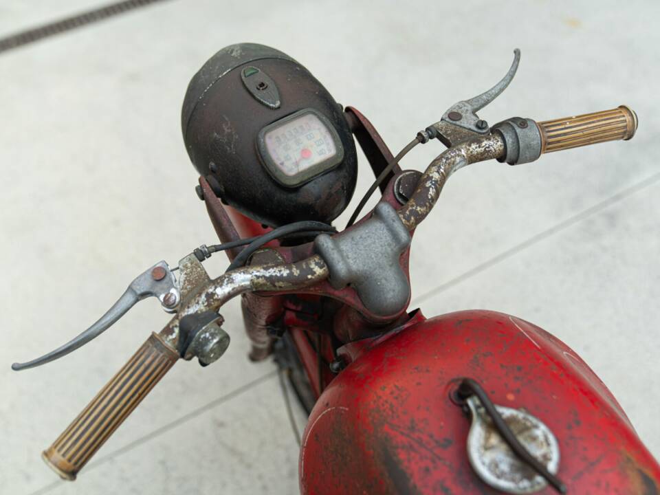 Imagen 15/25 de Moto Guzzi Stornello 125 (1961)