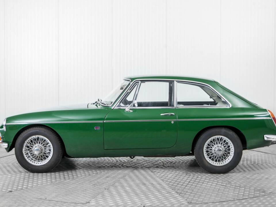 Bild 9/50 von MG MGB GT (1968)