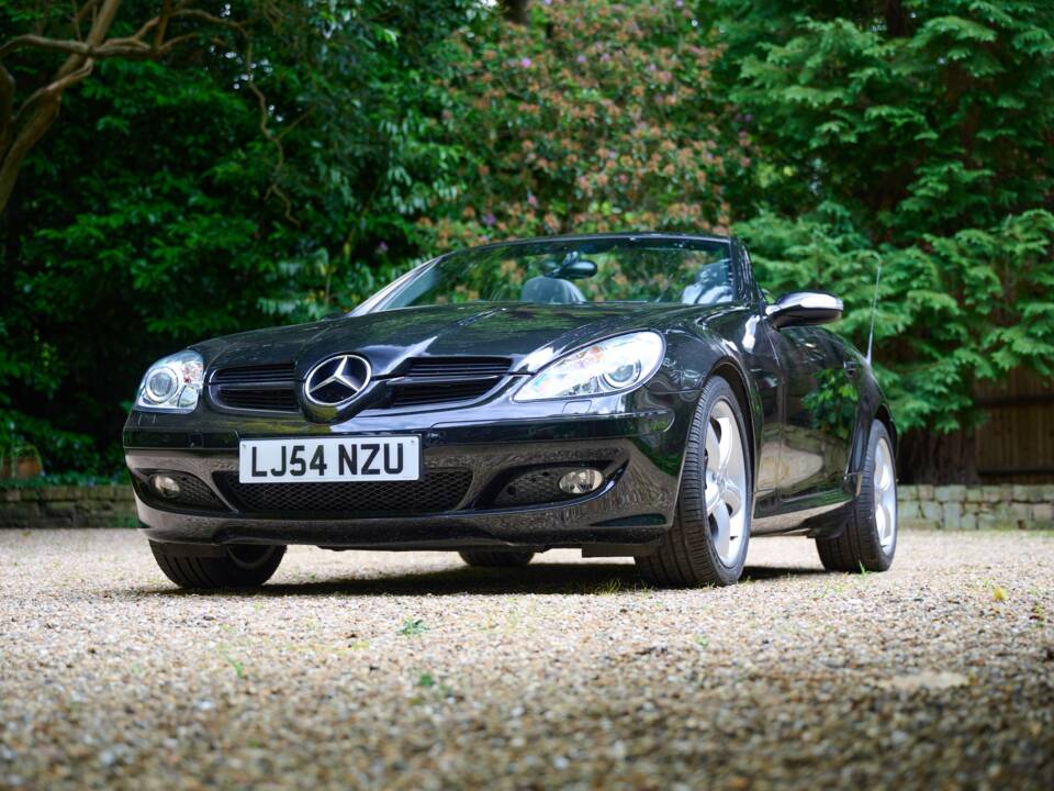 Image 42/50 of Mercedes-Benz SLK 350 (2004)