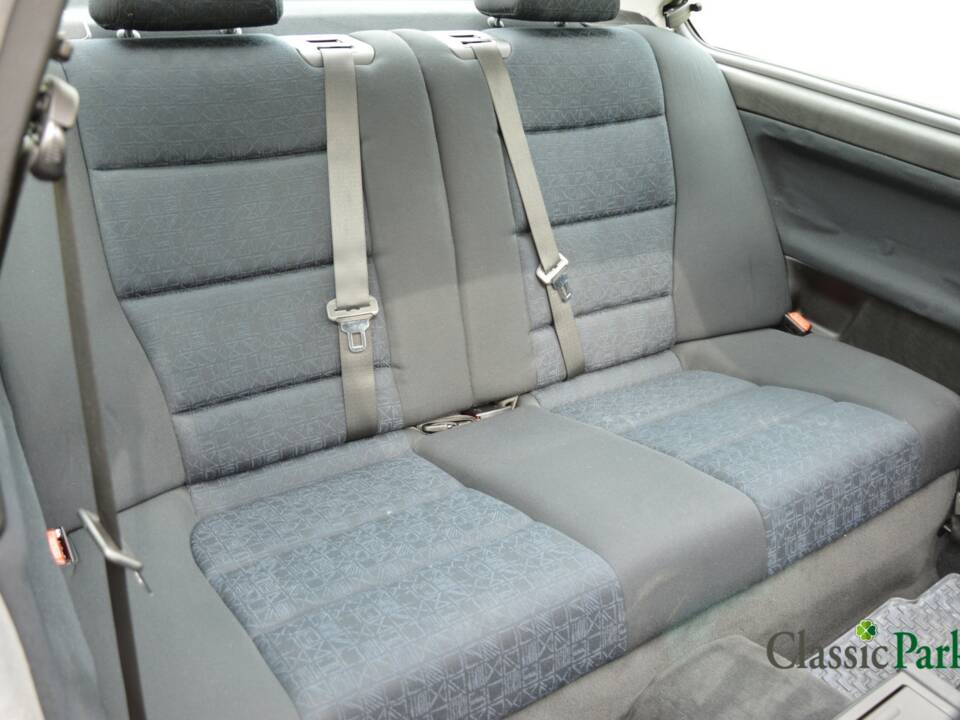 Bild 10/50 von BMW 320i (1994)